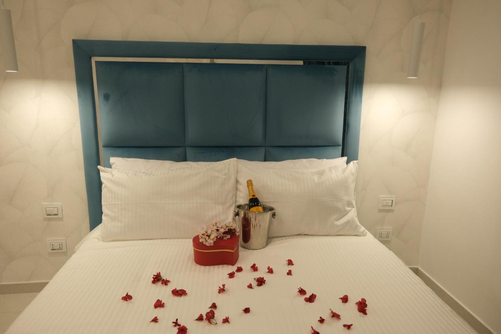 Luxury Masaniello Hotel Napoli Ngoại thất bức ảnh